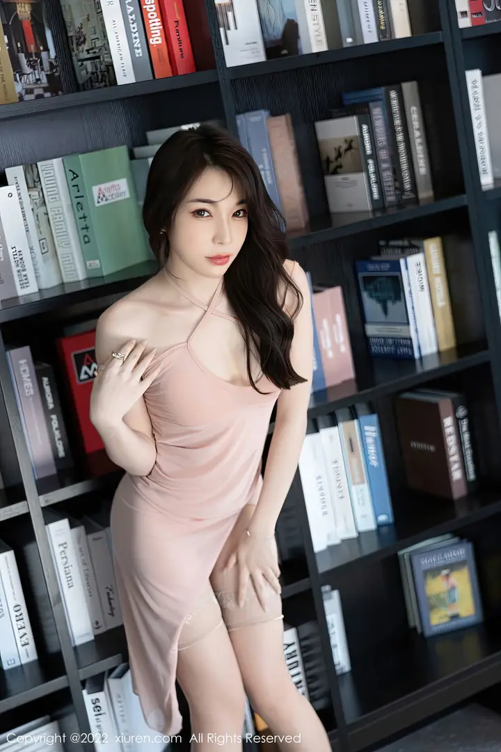 漫画《徐莉芝BootyXIUREN秀人网2022》第5章第3张图